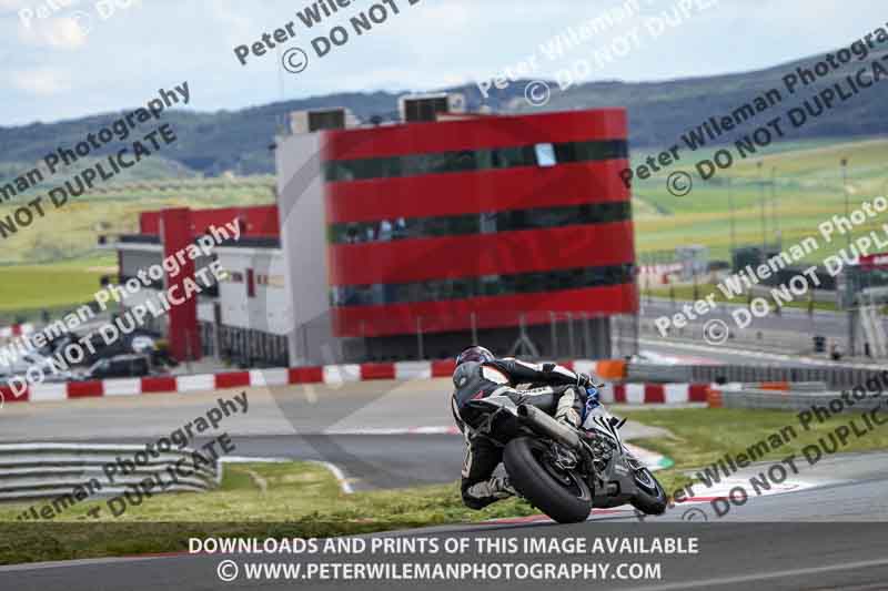 cadwell no limits trackday;cadwell park;cadwell park photographs;cadwell trackday photographs;enduro digital images;event digital images;eventdigitalimages;navarra;no limits trackdays;peter wileman photography;racing digital images;trackday digital images;trackday photos